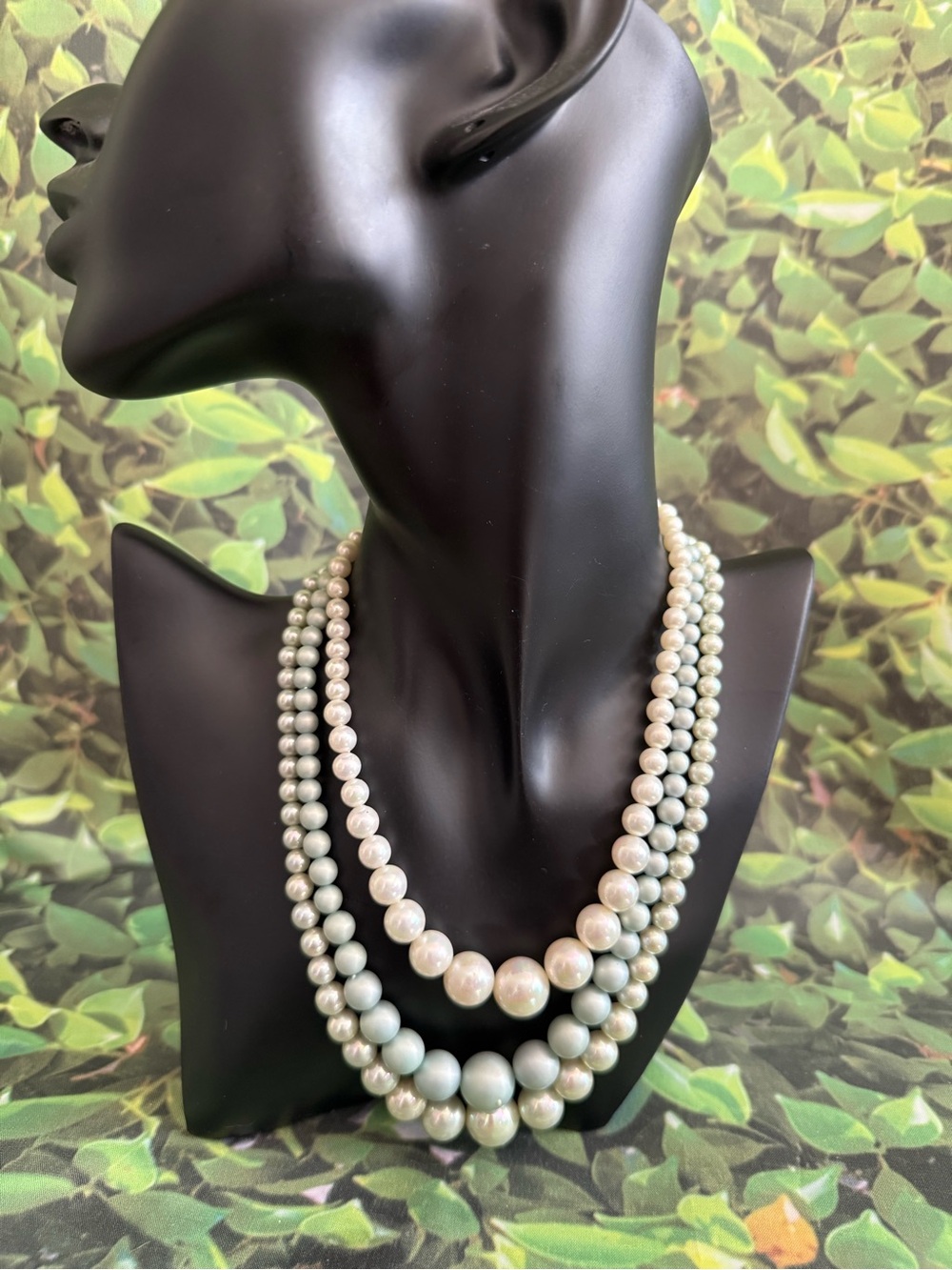 VINTAGE 1950s Triple Strand Mint Pearl Necklace with JAPAN Stamp
